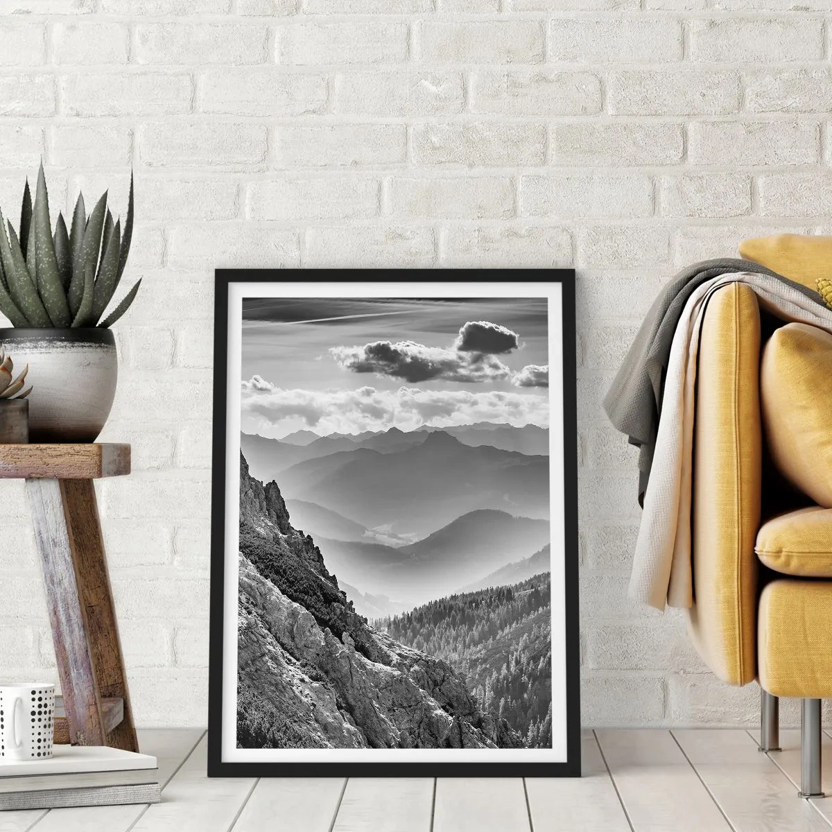 Poster în ramă neagră - Peisaj montan cu nori la orizont - 50x70cm - Dincolo de orizont - Decorațiune modernă pentru perete pentru living și dormitor ARTTOR