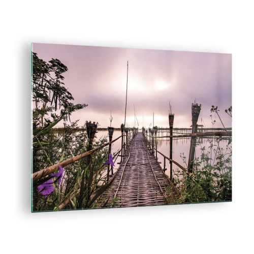 Tablou pe sticlă - Un pod de bambus care traversează lacul, înconjurat de plante și flori - 70x50cm - Pacea și liniștea Asiei - Decorațiune modernă pentru perete pentru living și dormitor ARTTOR