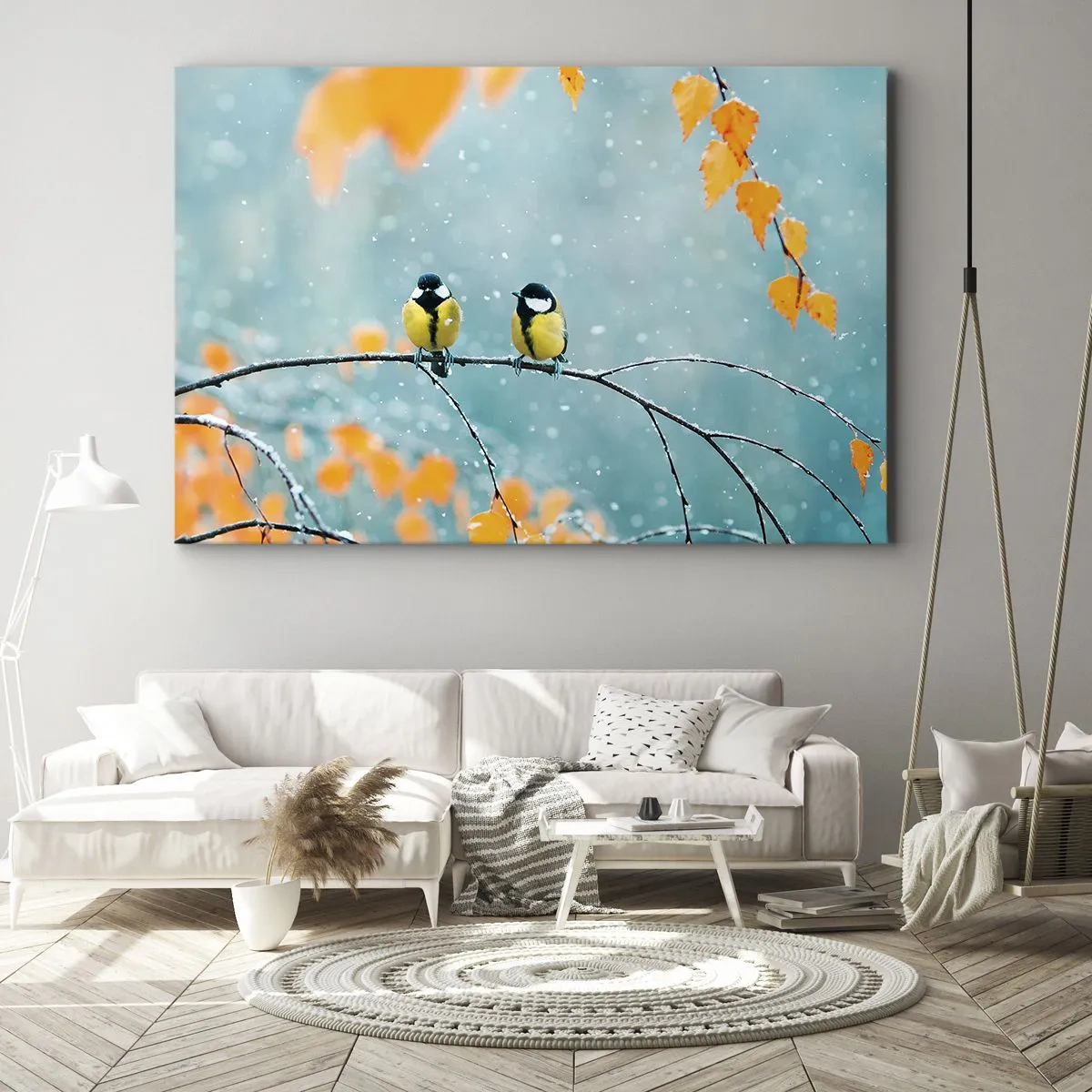 Tablou pe pânză Canvas - Două păsări pe o creangă într-un decor de iarnă cu frunze galbene. - 70x50cm - Bârfele păsărilor - Decorațiune modernă pentru perete pentru living și dormitor ARTTOR
