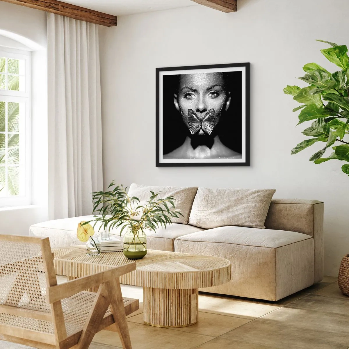 Poster în ramă neagră - Sărut de fluture - 60x60 cm