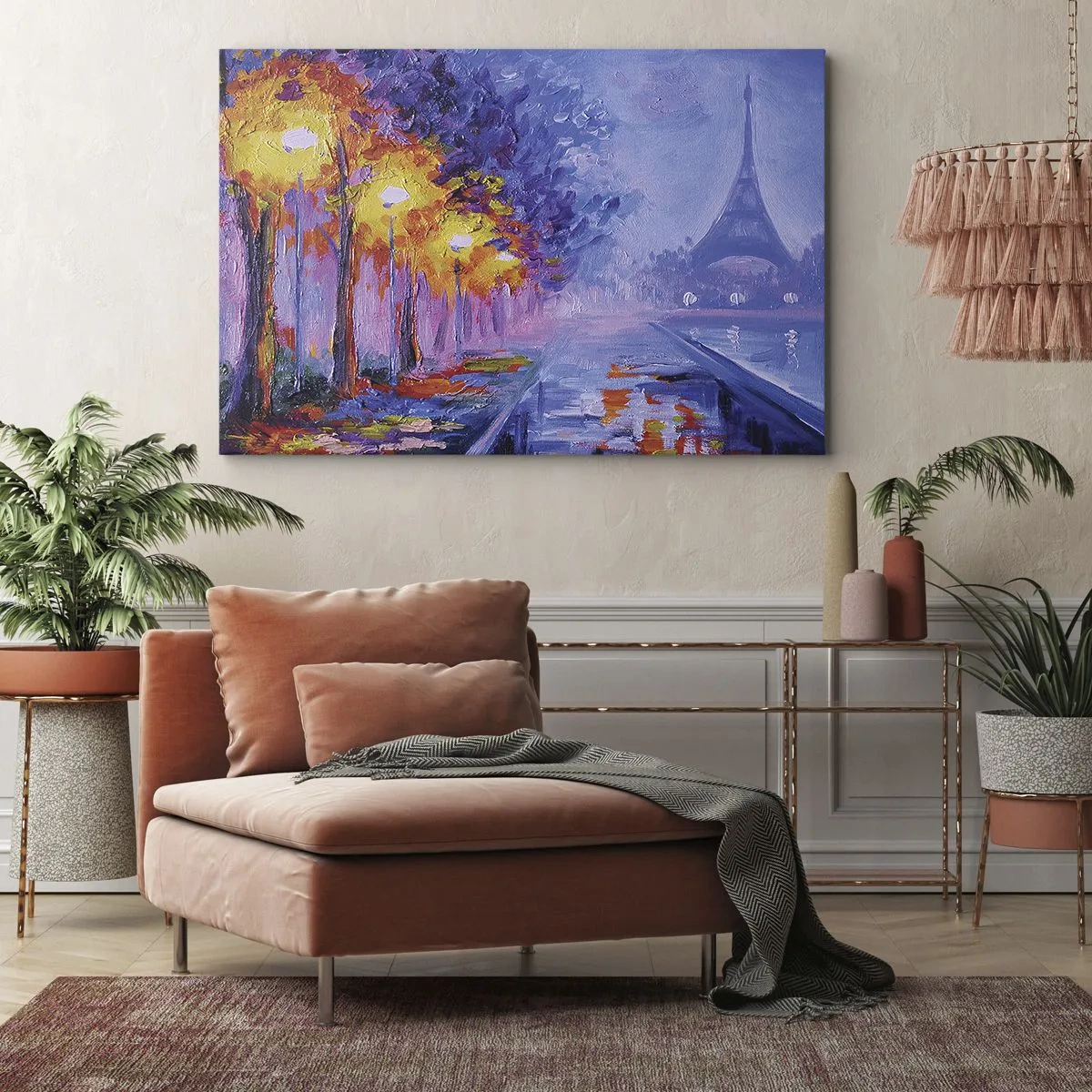 Tablou pe pânză Canvas - O stradă cu felinare în Paris, cu Turnul Eiffel în fundal - 70x50cm - O plimbare de vis - Decorațiune modernă pentru perete pentru living și dormitor ARTTOR