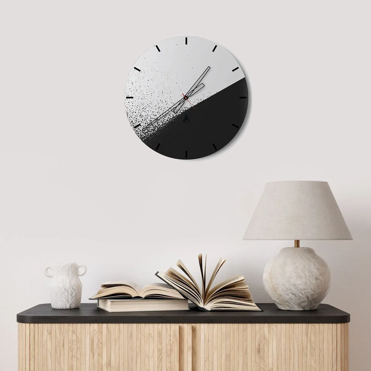 Ceas de perete - Ceas pe sticlă - Compoziție geometrică în contrast alb-negru - 30x30cm - Din ce în ce mai repede, din ce în ce mai mult - Decorațiune modernă pentru perete pentru living, bucătărie și dormitor ARTTOR