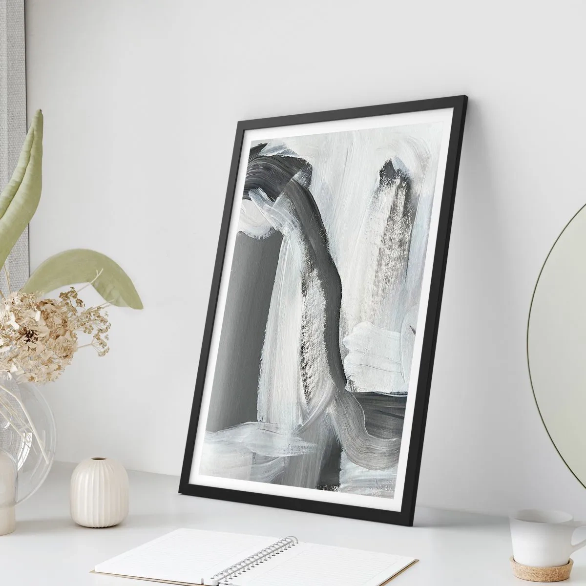 Poster în ramă neagră - Compoziție abstractă de negru, alb și gri - 50x70cm - Cu o mișcare decisivă - Decorațiune modernă pentru perete pentru living și dormitor ARTTOR