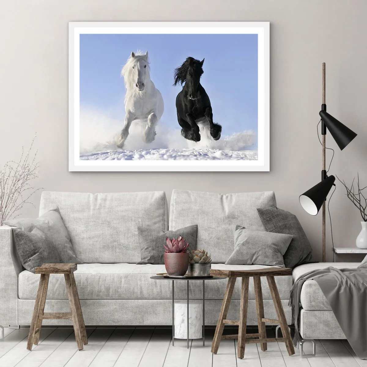 Poster în ramă albă - Galop de alb și negru - 70x50 cm