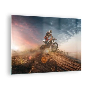 Tablou pe sticlă - Motociclist în deșert într-un cadru dinamic - 70x50cm - Pentru victorie - Decorațiune modernă pentru perete pentru living și dormitor ARTTOR