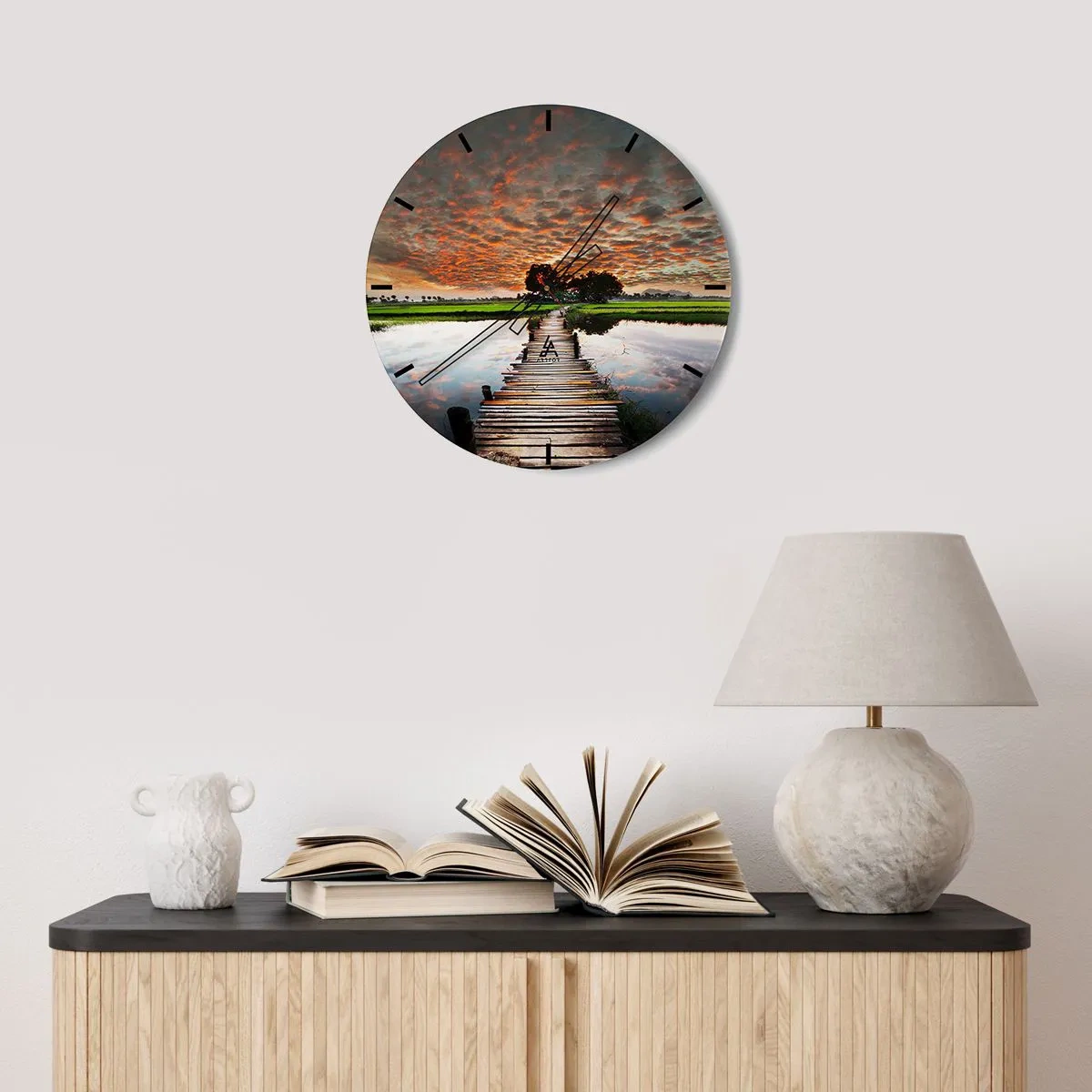 Ceas de perete - Ceas pe sticlă - Digul pe fundalul unui apus de soare pitoresc - 30x30cm - Întindeți brațele - respirați  - Decorațiune modernă pentru perete pentru living, bucătărie și dormitor ARTTOR