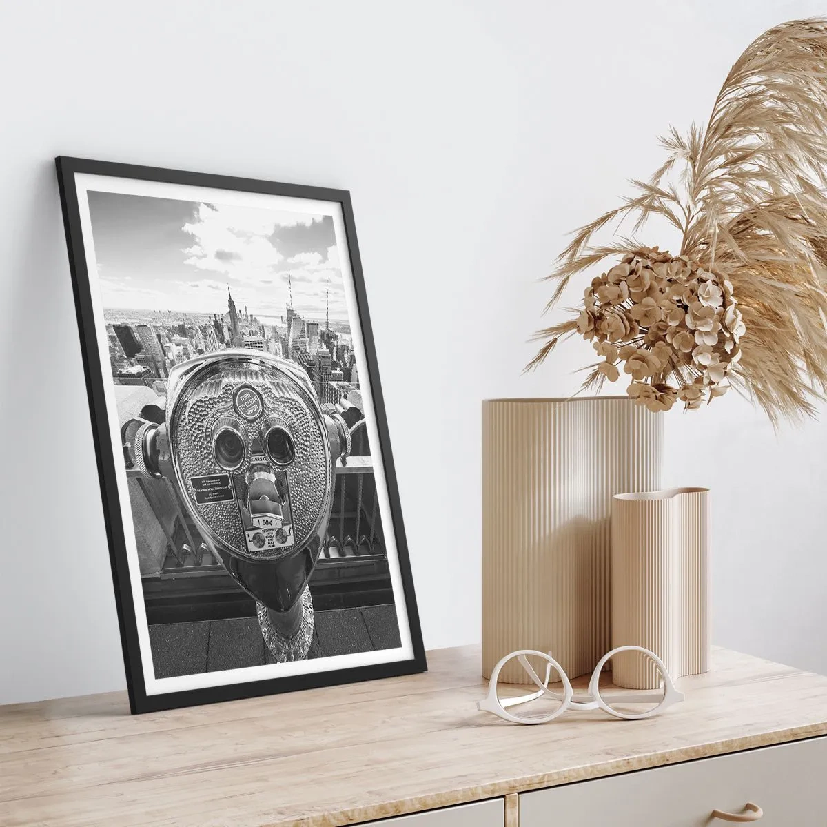 Poster în ramă neagră - Orașul de deasupra orașelor - 70x100 cm