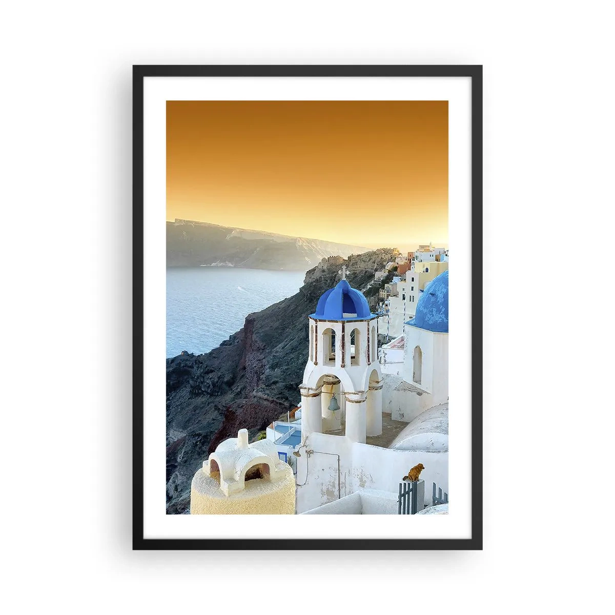 Poster în ramă neagră - Santorini cu casele sale albe și cupolele albastre - 50x70cm - Santorini - îmbrățișat de stânci - Decorațiune modernă pentru perete pentru living și dormitor ARTTOR