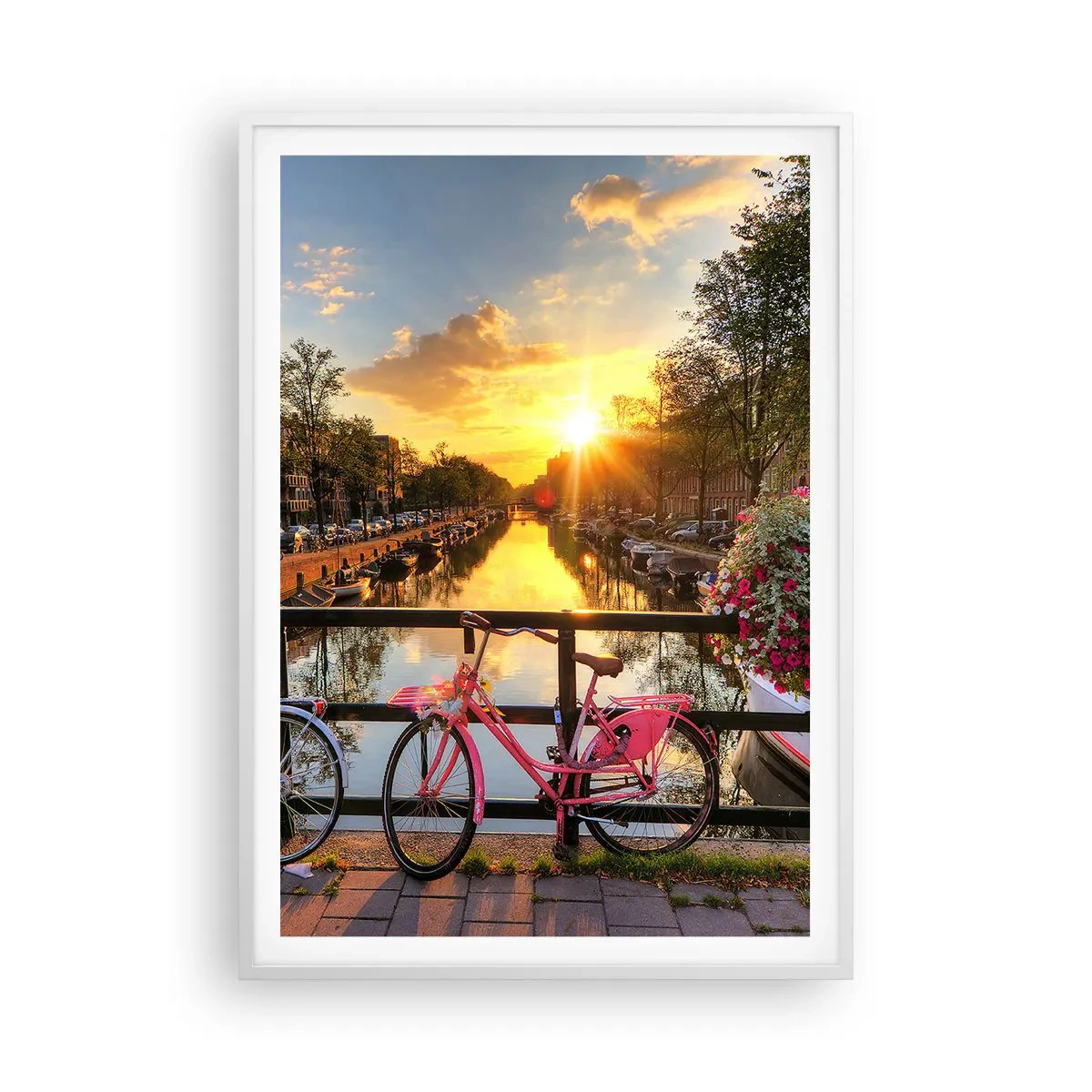 Poster în ramă albă - Dimineața de primăvară în Amsterdam - 70x100 cm