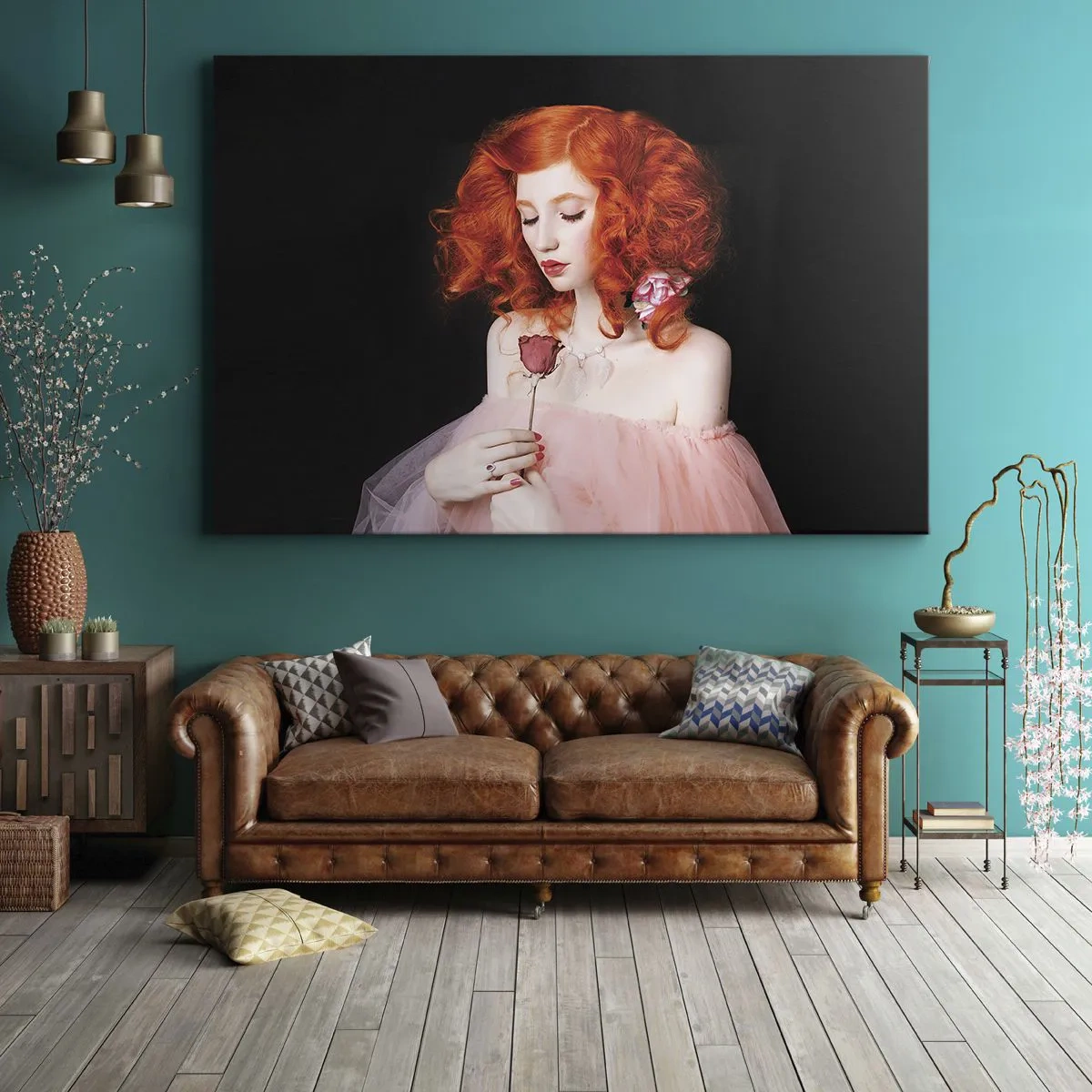 Tablou pe pânză Canvas - O femeie cu părul roșu ține un trandafir - 70x50cm - În stil baroc - Decorațiune modernă pentru perete pentru living și dormitor ARTTOR