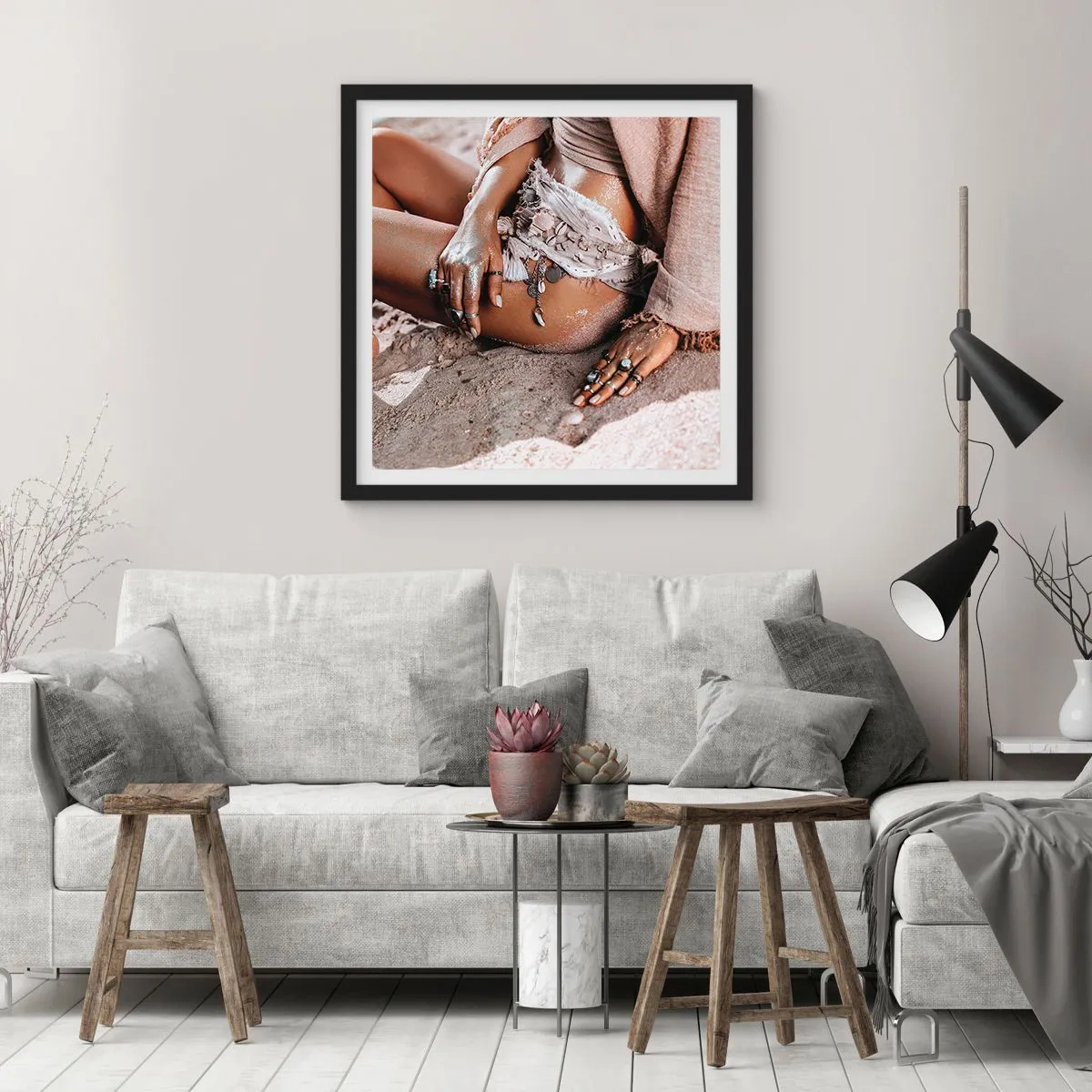 Poster în ramă neagră - Aruncată de valuri? - 30x30 cm