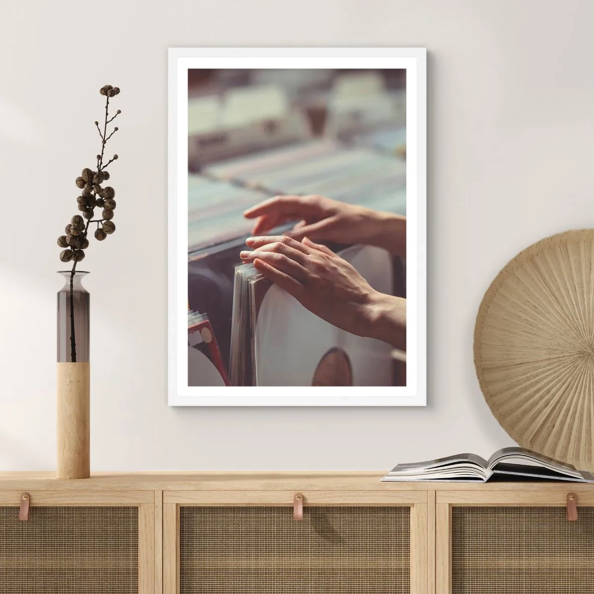 Poster în ramă albă - În căutarea emoției - 70x100 cm