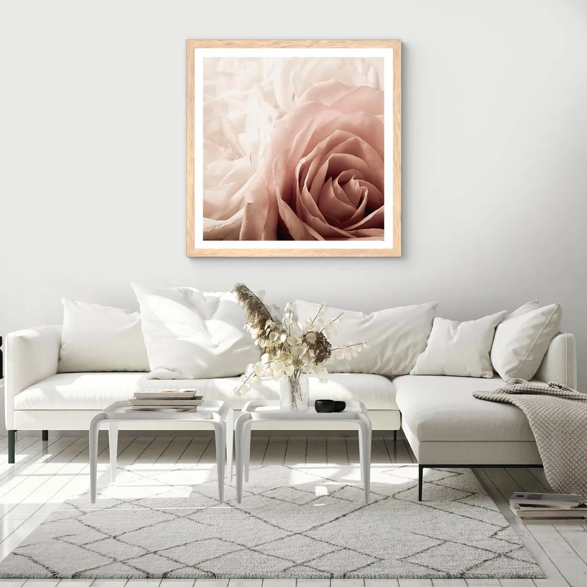 Poster în ramă de stejar deschis - În inima unui trandafir - 60x60 cm