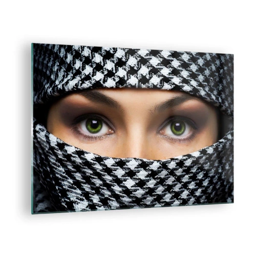 Tablou pe sticlă - Ochi verzi înconjurați de un model alb-negru - 70x50cm - Un portret al unei frumuseți cu ochii verzi - Decorațiune modernă pentru perete pentru living și dormitor ARTTOR