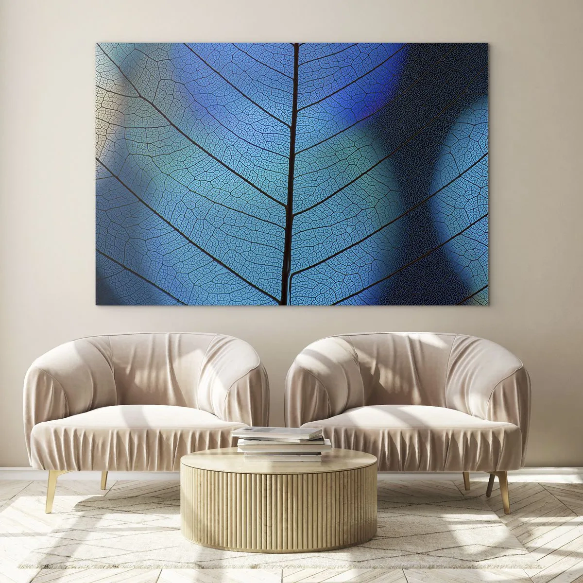 Tablou pe sticlă - Un prim-plan al unei frunze albastre care arată structura nervurilor. - 70x50cm - Construcție de finețe - Decorațiune modernă pentru perete pentru living și dormitor ARTTOR
