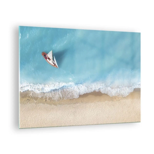 Tablou pe sticlă - barcă cu pânze pe marea azurie de lângă o plajă nisipoasă - 70x50cm - La frontieră dintre albastru și auriu - Decorațiune modernă pentru perete pentru living și dormitor ARTTOR