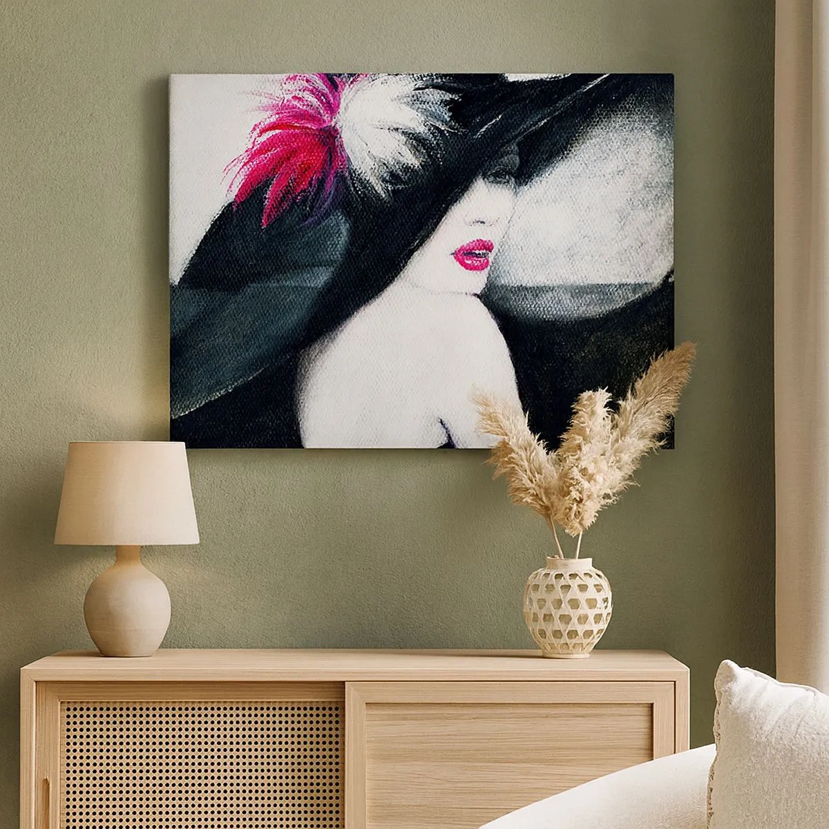 Tablou pe pânză Canvas - Femeie elegantă într-o pălărie cu pene - 70x50cm - Întotdeauna un mister - Decorațiune modernă pentru perete pentru living și dormitor ARTTOR