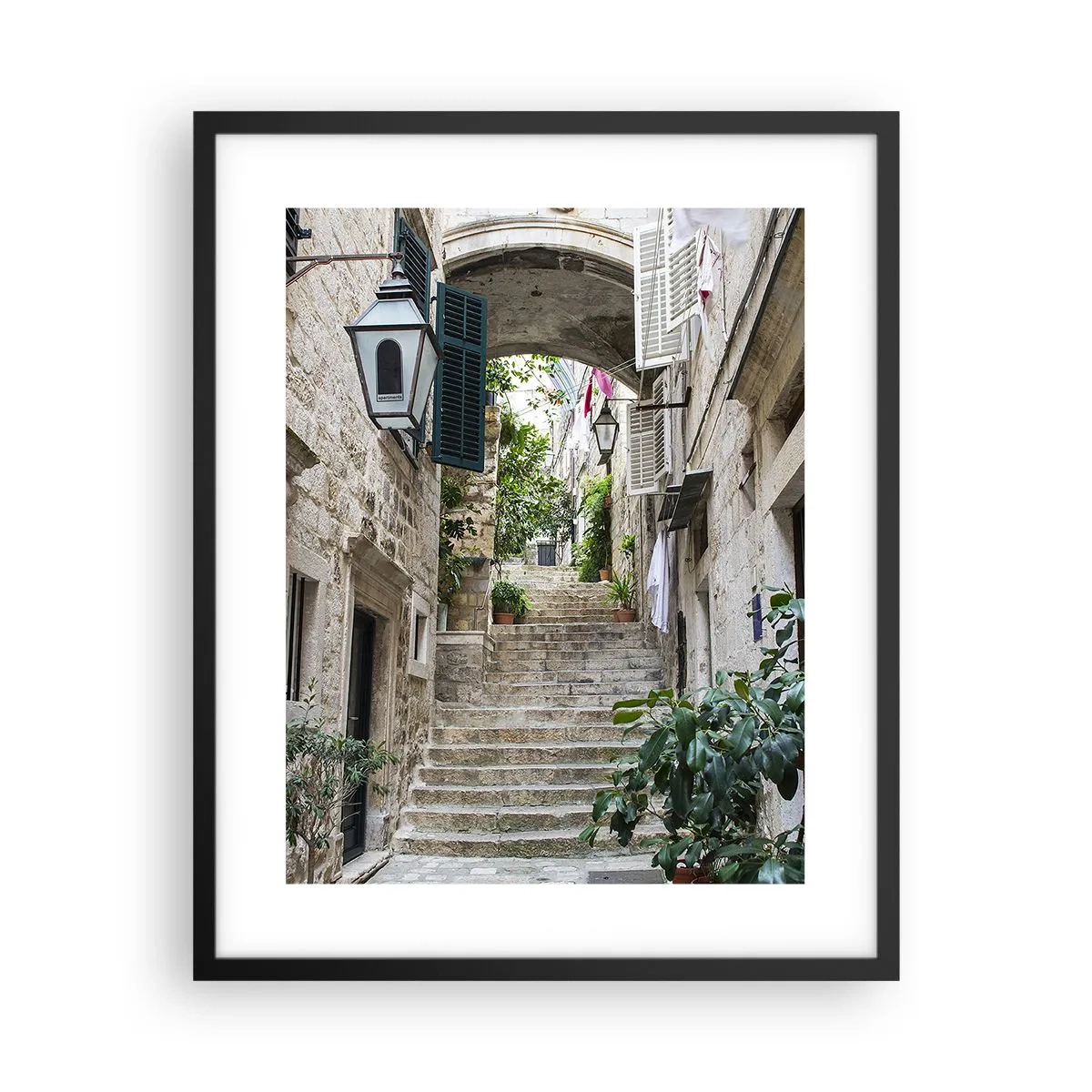 Poster în ramă neagră - O străduță fermecătoare - 40x50 cm