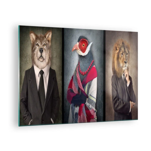 Tablou pe sticlă - Trei animale în haine elegante pe un fundal stilizat - 70x50cm - Ce caut eu aici!? - Decorațiune modernă pentru perete pentru living și dormitor ARTTOR