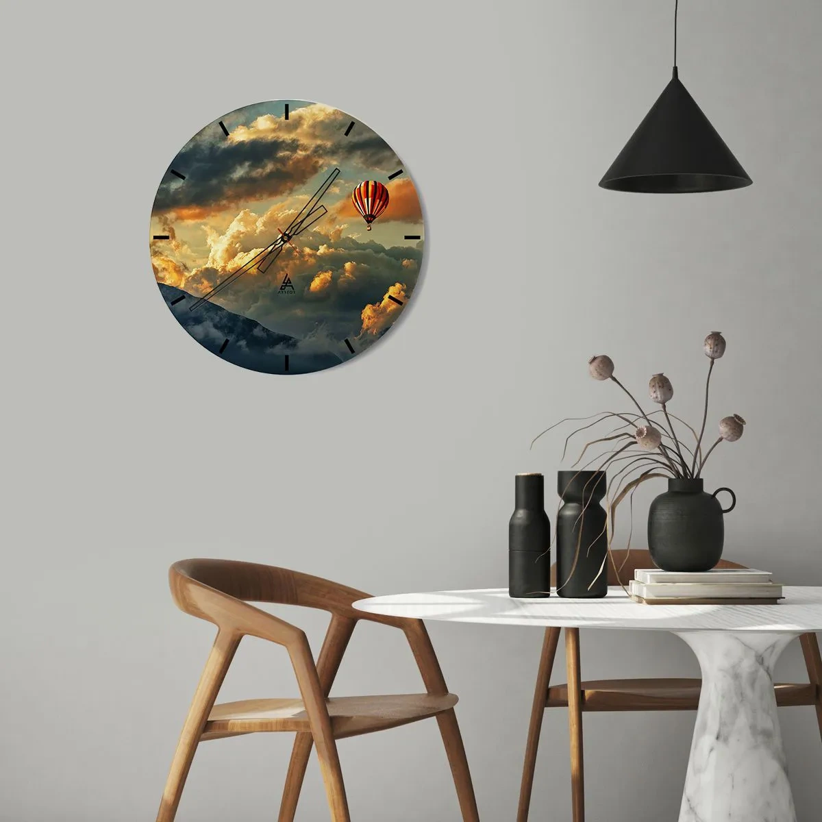 Ceas de perete - Ceas pe sticlă - Un balon plutind printre nori la apus - 30x30cm - Zbor pentru că vreau - Decorațiune modernă pentru perete pentru living, bucătărie și dormitor ARTTOR