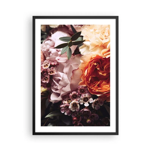Poster în ramă neagră - Un prim-plan al unui buchet de flori în nuanțe de roz, portocaliu și crem. - 50x70cm - Înghesuite în frumusețe - Decorațiune modernă pentru perete pentru living și dormitor ARTTOR