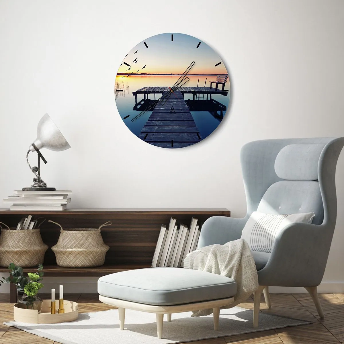 Ceas de perete - Ceas pe sticlă - Un dig peste un lac liniștit la apus - 30x30cm - A fost o zi bună - Decorațiune modernă pentru perete pentru living, bucătărie și dormitor ARTTOR