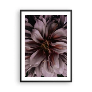 Poster în ramă neagră - Detaliu de prim-plan al unei flori roz închis - 50x70cm - Inimă florală - Decorațiune modernă pentru perete pentru living și dormitor ARTTOR