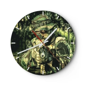 Ceas de perete - Ceas pe sticlă - Un soldat în camuflaj țintește spre teren într-o zonă împădurită. - 30x30cm - Cel mai bun dintre cei mai buni - Decorațiune modernă pentru perete pentru living, bucătărie și dormitor ARTTOR