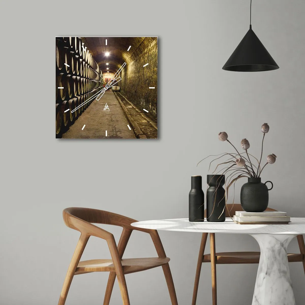 Ceas de perete - Ceas pe sticlă - Este bine să te întinzi - 30x30 cm