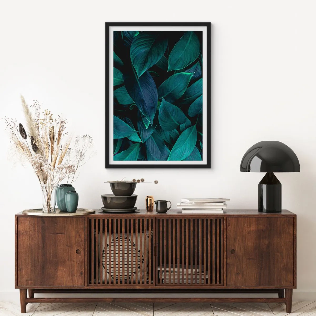 Poster în ramă neagră - Frunze verde închis cu iluminare subtilă din spate - 50x70cm - Verdeața în sine - Decorațiune modernă pentru perete pentru living și dormitor ARTTOR