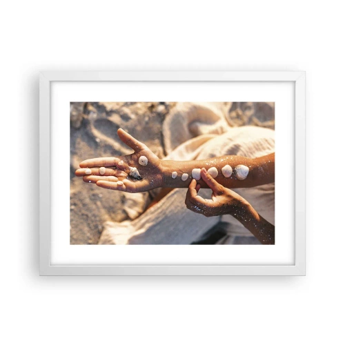 Poster în ramă albă - Frumusețe la îndemână - 40x30 cm