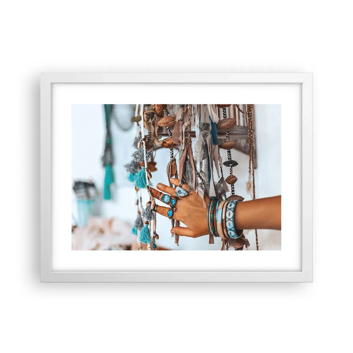 Poster în ramă albă - Comori locale - 40x30 cm