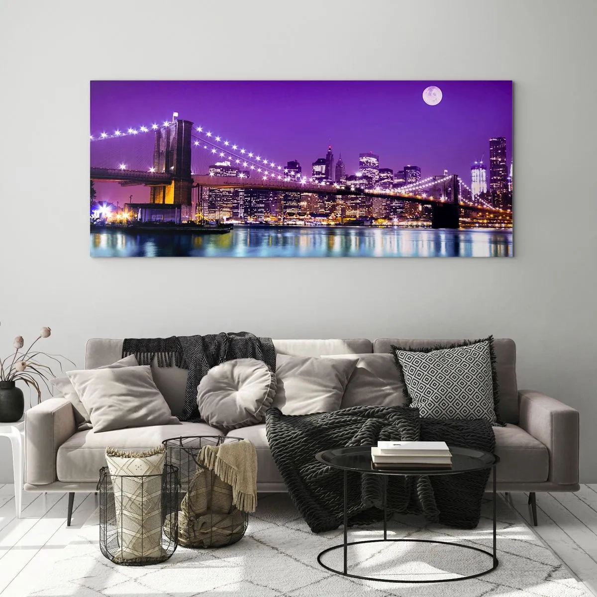 Tablou pe sticlă - Luminile marelui oraș în mov - 90x30 cm