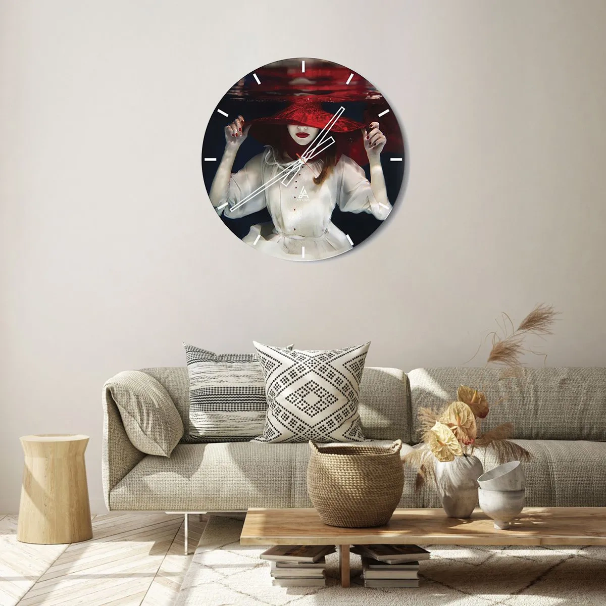 Ceas de perete - Ceas pe sticlă - O figură cu o pălărie roșie scufundată sub apă - 30x30cm - Frumoasa fantomă - Decorațiune modernă pentru perete pentru living, bucătărie și dormitor ARTTOR