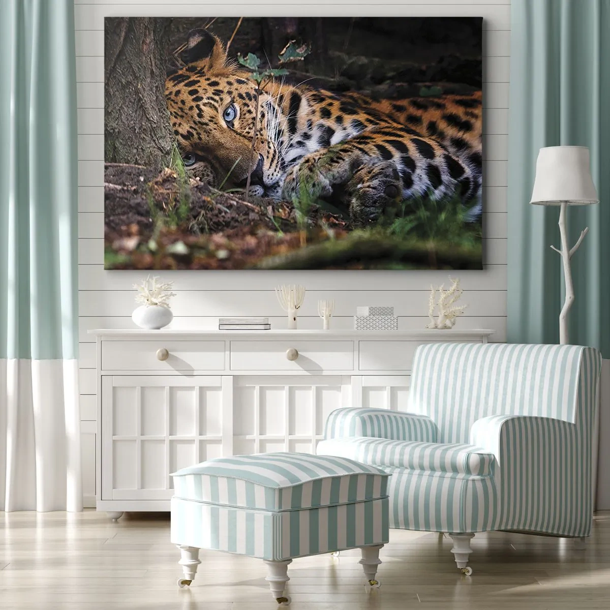 Tablou pe pânză Canvas - Un leopard întins la umbra copacilor - 70x50cm - Să ai încredere în mine - Decorațiune modernă pentru perete pentru living și dormitor ARTTOR