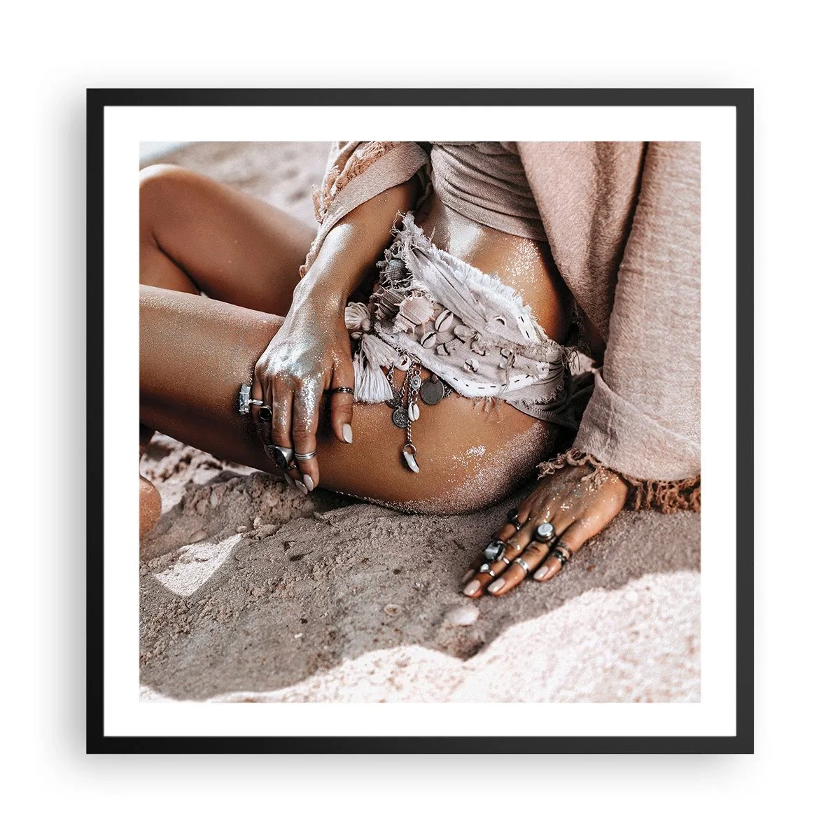 Poster în ramă neagră - Aruncată de valuri? - 60x60 cm