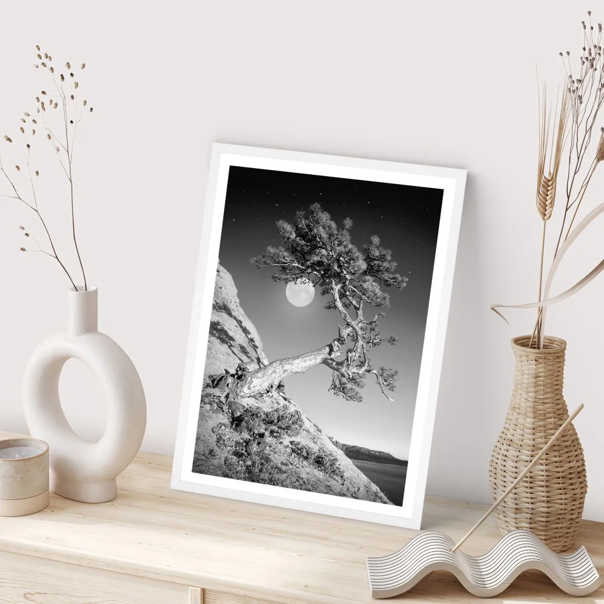 Poster în ramă albă - Războinicul victorios - 70x100 cm