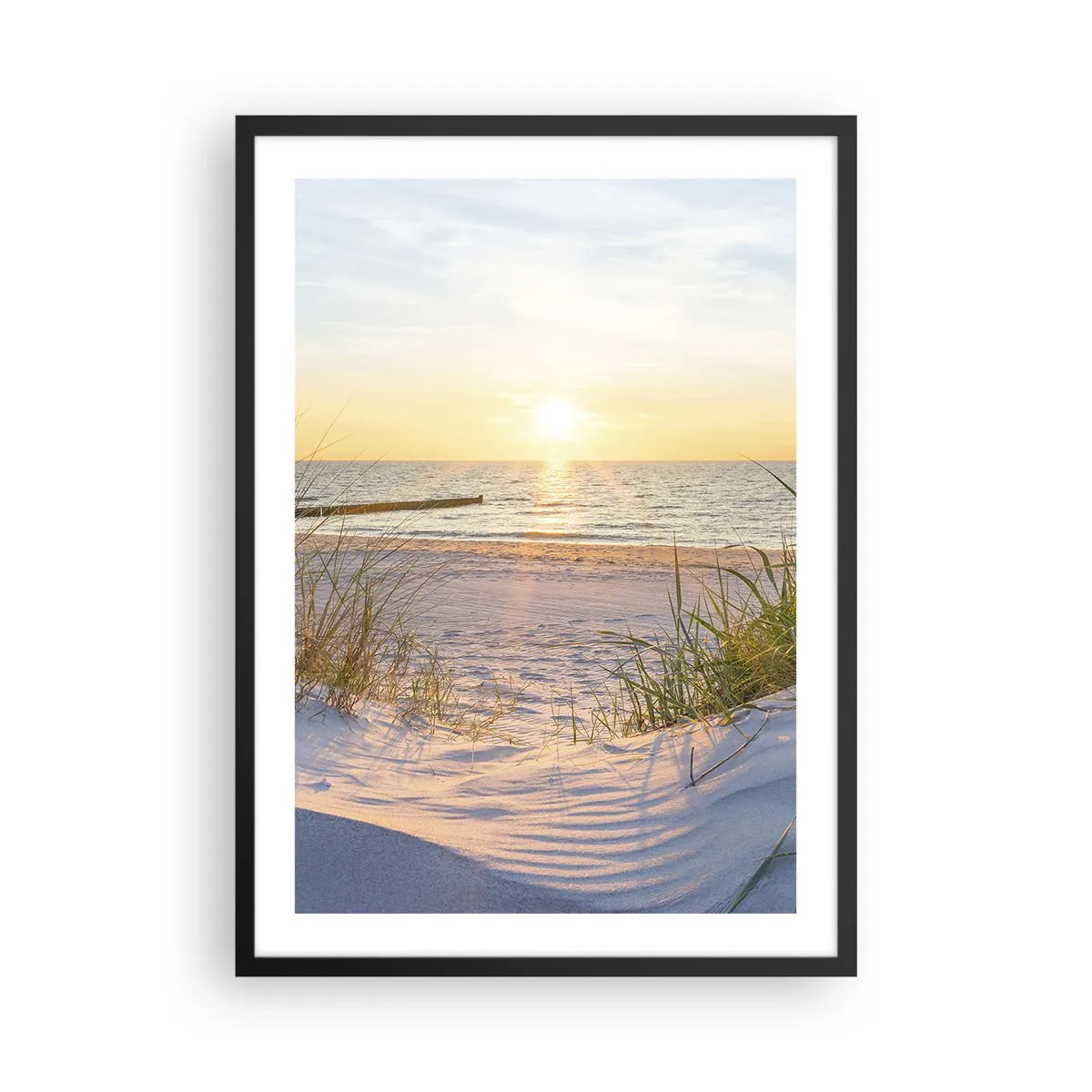 Poster în ramă neagră - Plajă cu apus de soare și vedere la mare - 50x70cm - Zumzet de mare, o plajă sălbatică printre ierburi... - Decorațiune modernă pentru perete pentru living și dormitor ARTTOR