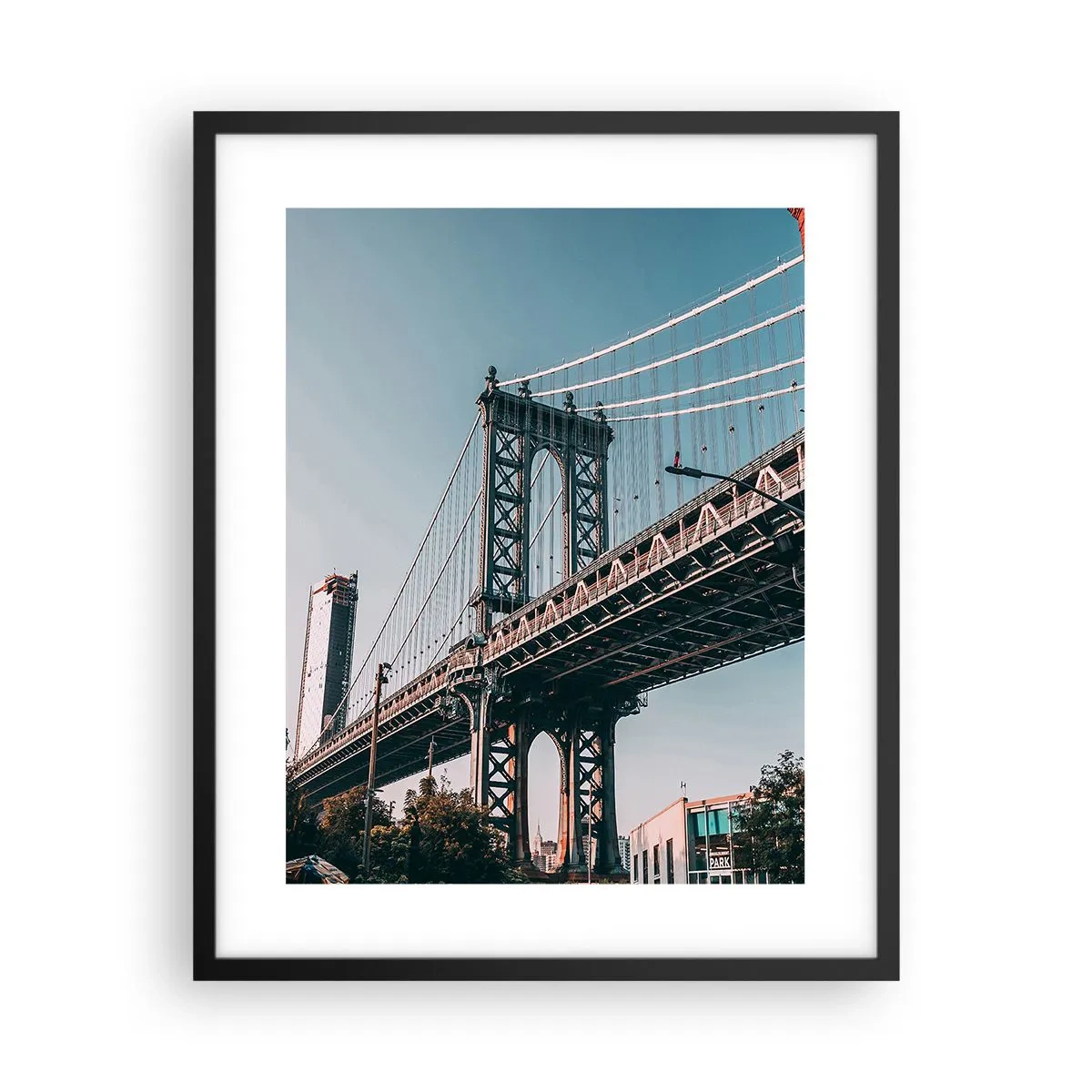 Poster în ramă neagră - În valurile orașului - 40x50 cm