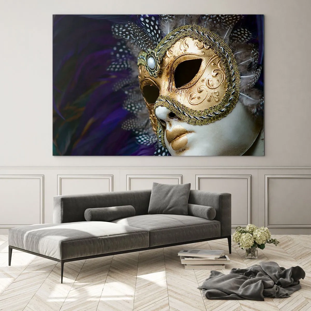 Tablou pe sticlă - Mască venețiană de aur cu pene pe fundal violet - 70x50cm - Portret venețian în aur - Decorațiune modernă pentru perete pentru living și dormitor ARTTOR