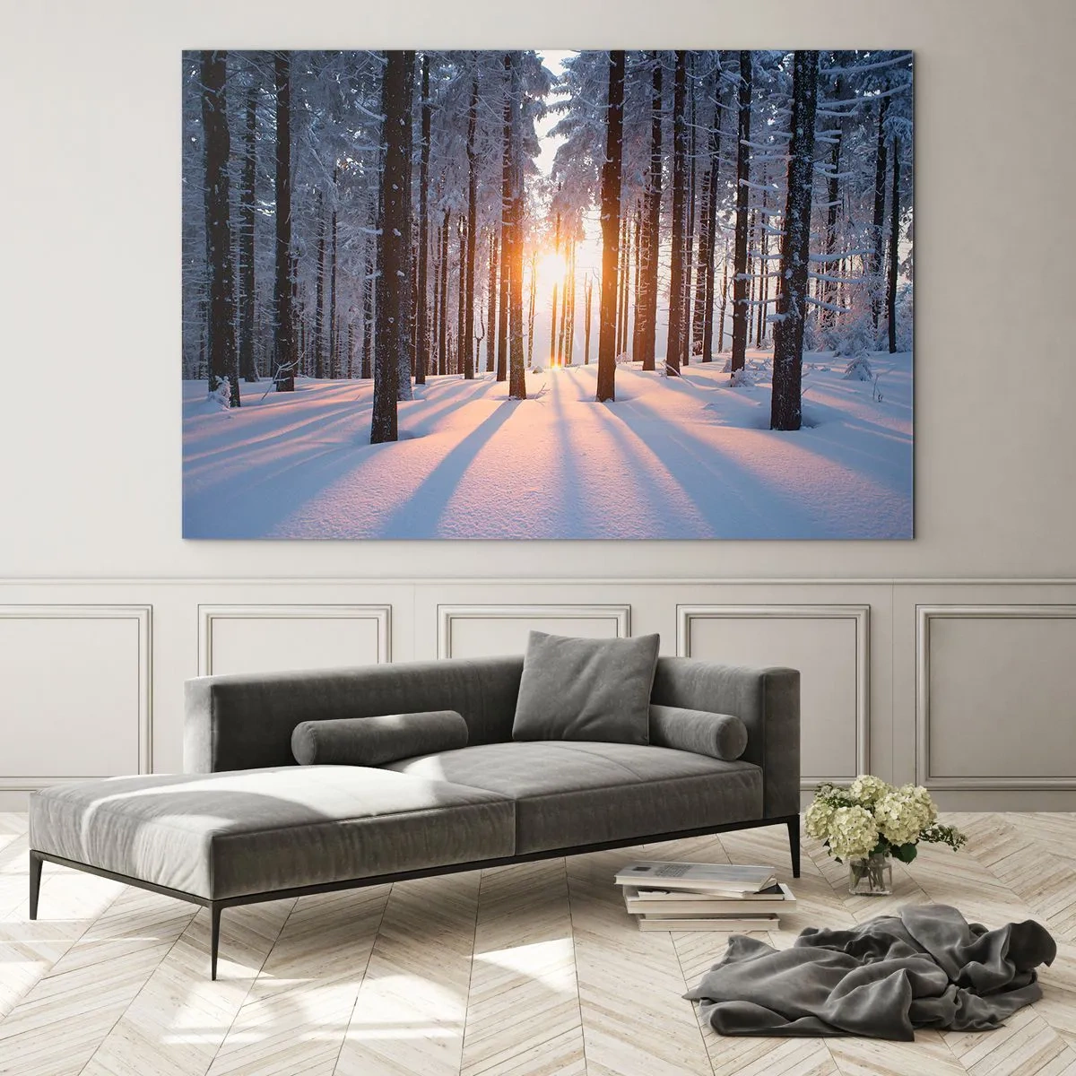 Tablou pe sticlă - Pădure de iarnă cu raze de soare strălucind printre copaci - 70x50cm - În mod clar în alb și negru - Decorațiune modernă pentru perete pentru living și dormitor ARTTOR