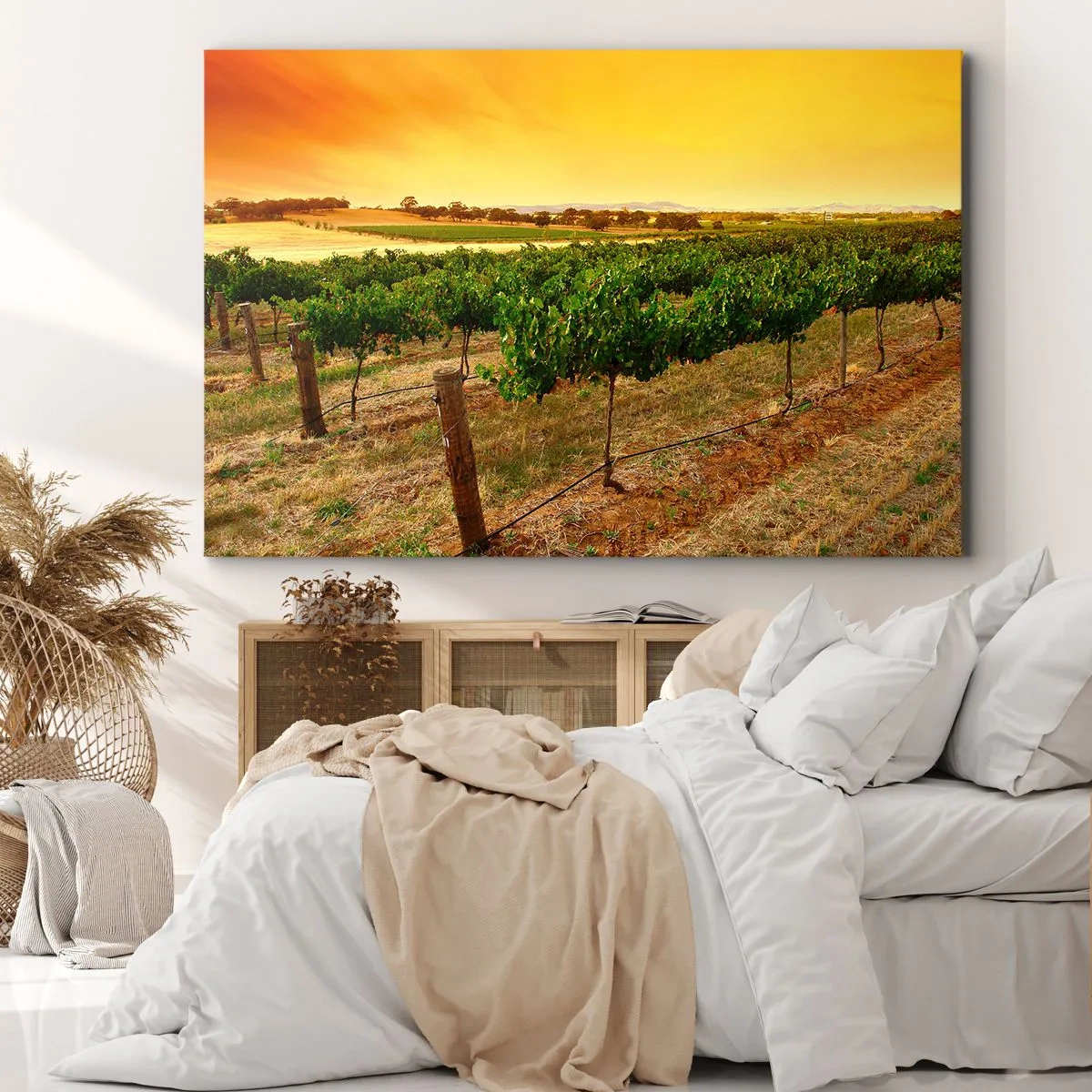 Tablou pe pânză Canvas - Viță de vie pe o plantație la un apus de soare auriu - 70x50cm - Să bem soarele - Decorațiune modernă pentru perete pentru living și dormitor ARTTOR