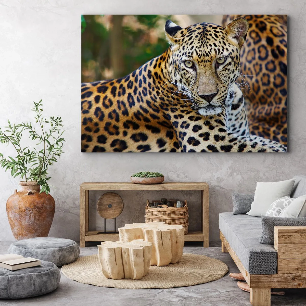 Tablou pe pânză Canvas - Jaguar odihnindu-se în mediu natural, cu un fundal verde. - 70x50cm - Sălbatic și liniștit - Decorațiune modernă pentru perete pentru living și dormitor ARTTOR