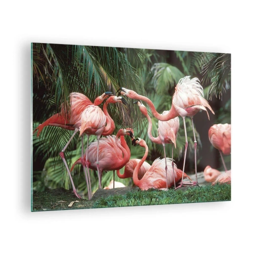 Tablou pe sticlă - Flamingo printre vegetația tropicală în culori vii - 70x50cm - Bârfa de după-amiază - Decorațiune modernă pentru perete pentru living și dormitor ARTTOR