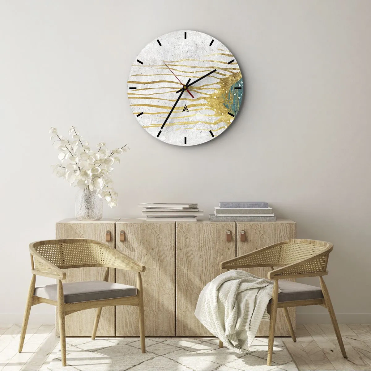 Ceas de perete - Ceas pe sticlă - Linii aurii și textură turcoaz pe fundal alb - 30x30cm - Mareea de aur - Decorațiune modernă pentru perete pentru living, bucătărie și dormitor ARTTOR