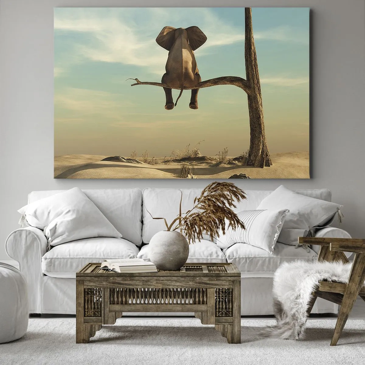 Tablou pe pânză Canvas - Un elefant așezat pe o creangă, cu vedere la un peisaj deșertic - 70x50cm - Un nou punct de vedere - Decorațiune modernă pentru perete pentru living și dormitor ARTTOR