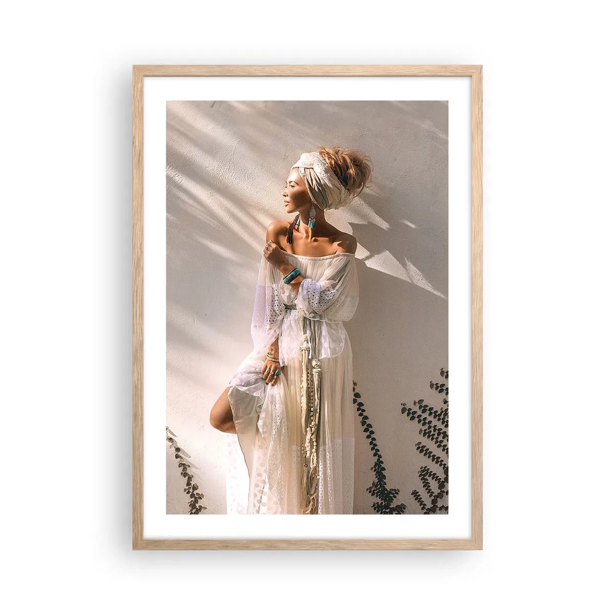Poster în ramă de stejar deschis - Soarele și fata - 50x70 cm
