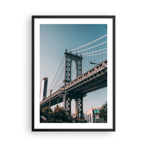 Poster în ramă neagră - Un pod suspendat într-un oraș modern pe fundalul unui cer albastru - 50x70cm - În valurile orașului - Decorațiune modernă pentru perete pentru living și dormitor ARTTOR