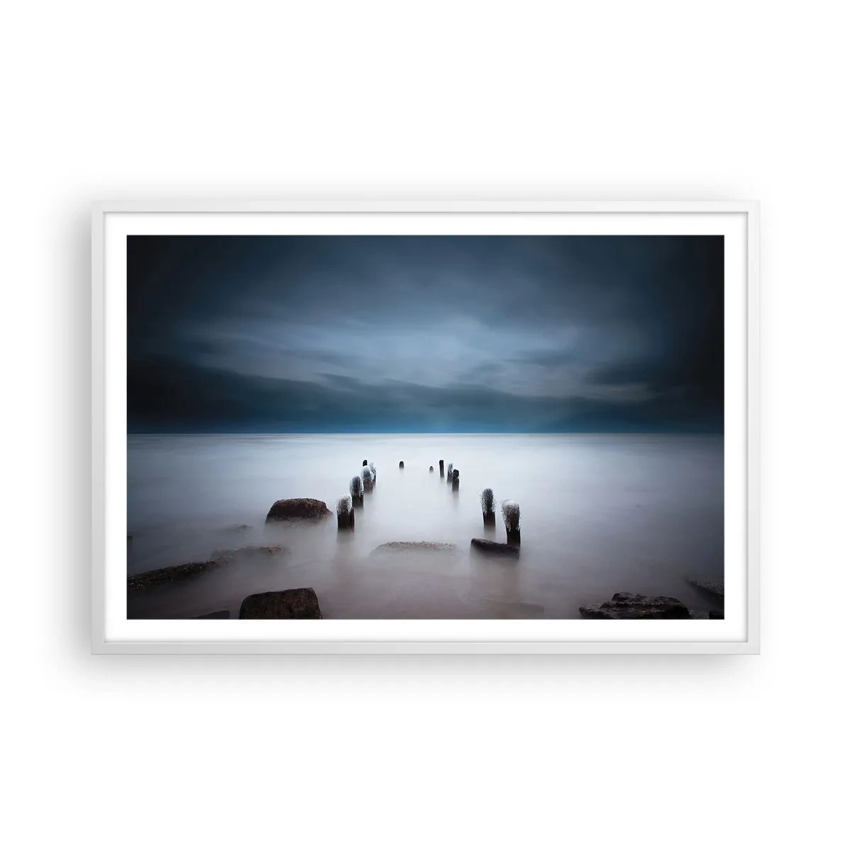 Poster în ramă albă - Un lac în ceața calmă - 91x61 cm