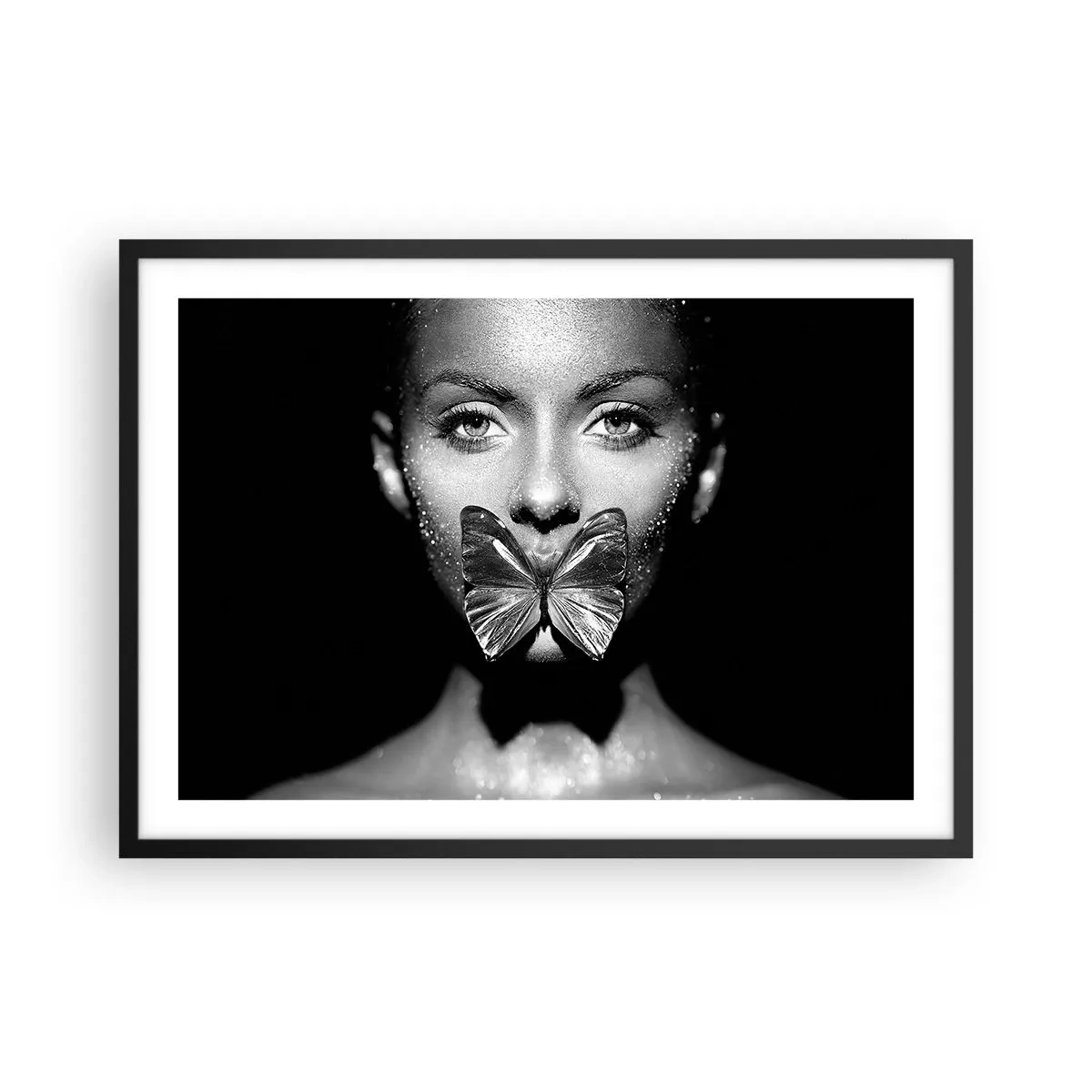 Poster în ramă neagră - Sărut de fluture - 70x50 cm
